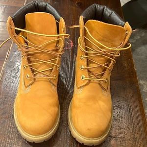 Timberland Women's 6" Premium Boot, size 10, wheat nubuck